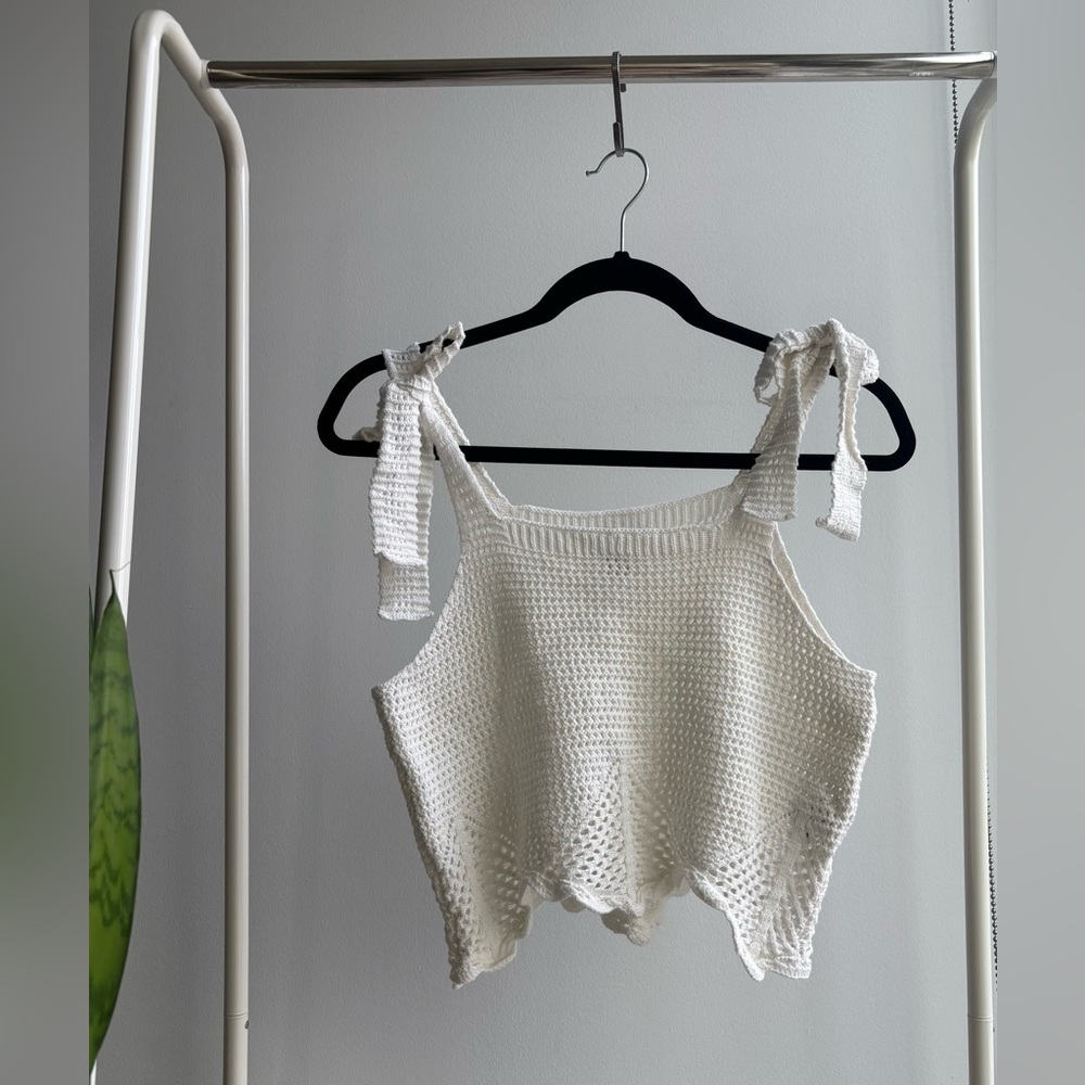 FOREVER 21 | White Crochet Tie-Shoulder Crop Camisole S